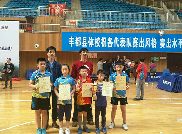 少儿乒乓球入门训练的方法介绍 少儿乒乓球入门训练的方法介绍